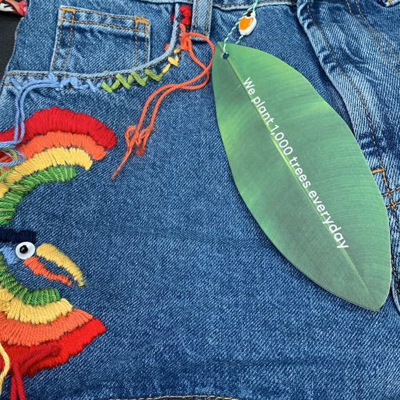 Farm Anthropologie Colorful Birds Denim Shorts new with tags - Picture 6 of 10